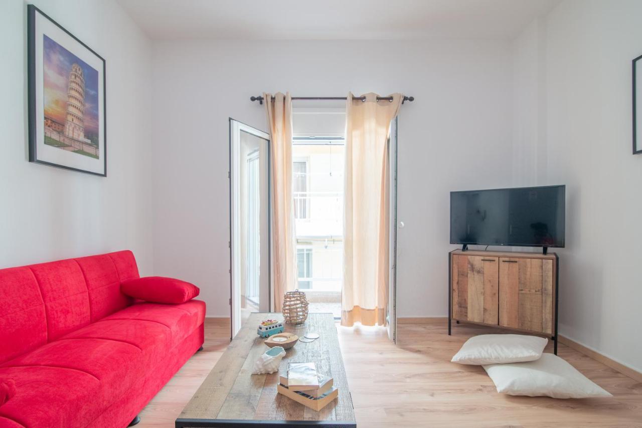 Modern Renovated Apt Next To The Beachfront Heraklion Exteriör bild