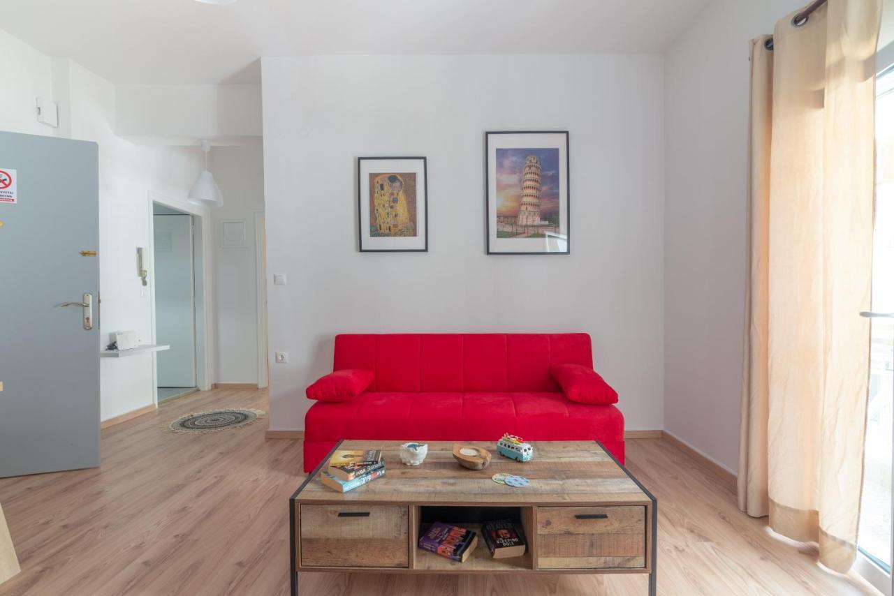 Modern Renovated Apt Next To The Beachfront Heraklion Exteriör bild